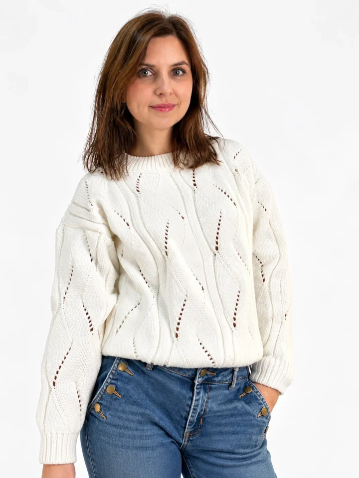 Sweter ażurowy w kolorze ecru z dodatkiem kaszmiru