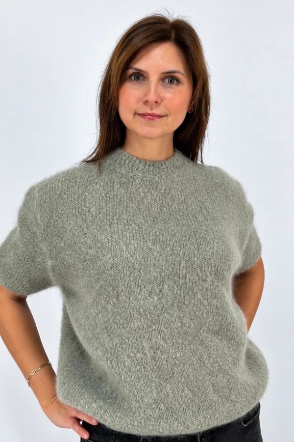 Sweter moherowy z krótkim rękawem w kolorze szałwiowym